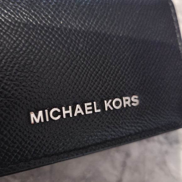 Michael Kors Small Two-Tone Crossgrain Jet Set Leather Wallet - Picture 5 of 8
